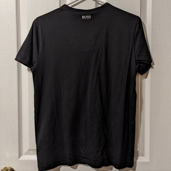 Hugo Boss Green Men's Graphic T-Shirt - Picture 2 of 5